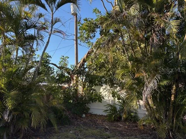 $2,995 | 7440 1st Street North, St. Petersburg, FL 33702