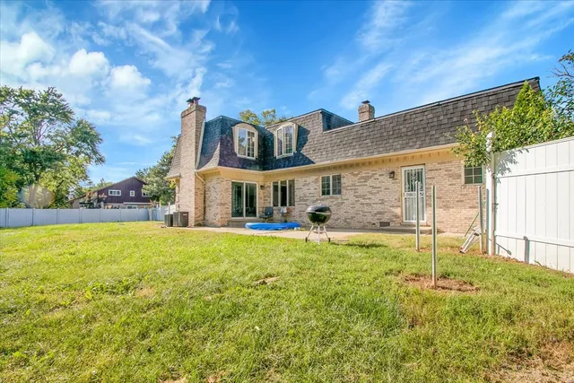 $340,000 | 3033 East Hickory Lane, Crete, IL 60417