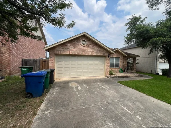 $1,800 | 21614 Longwood, San Antonio, TX 78259
