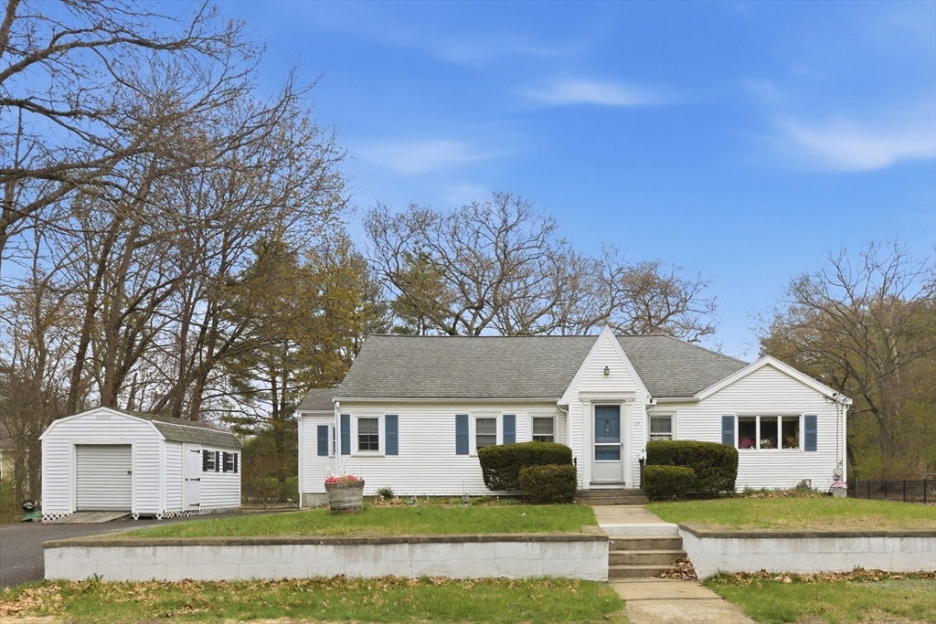 17 Evergreen Road Needham, MA 02494 - Photo 3 of 27