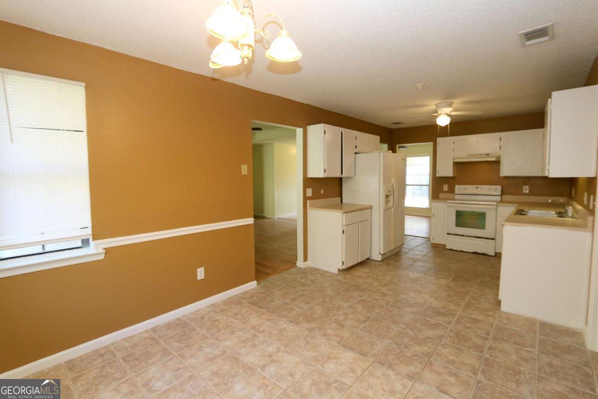 2352 Rowe Street Hinesville, GA 31313 - Photo 11 of 25