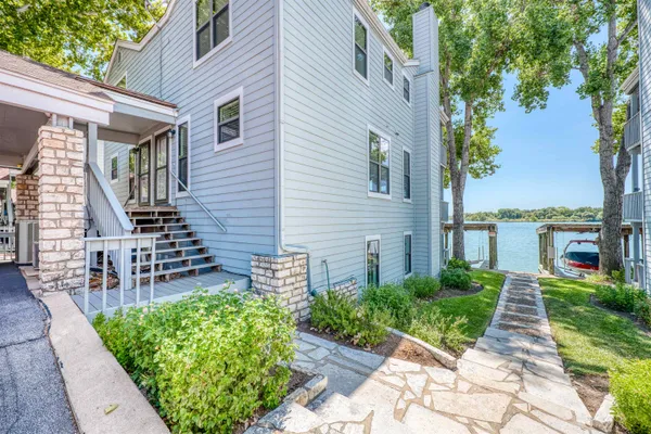 $750,000 | 501 Reynolds Street, Kingsland, TX 78639