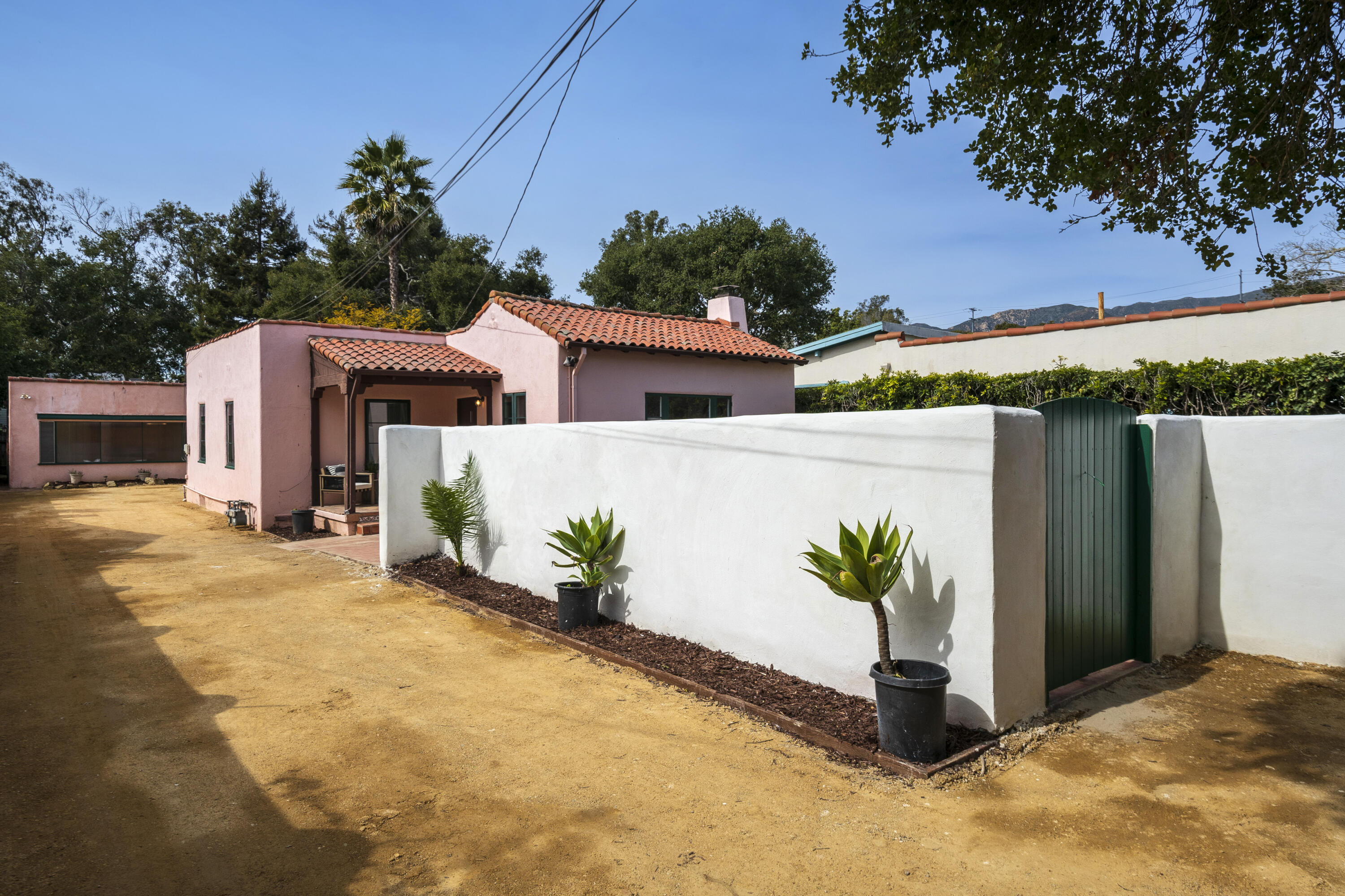 269 Oak Road Montecito, CA 93108 - Photo 13 of 35 Front View