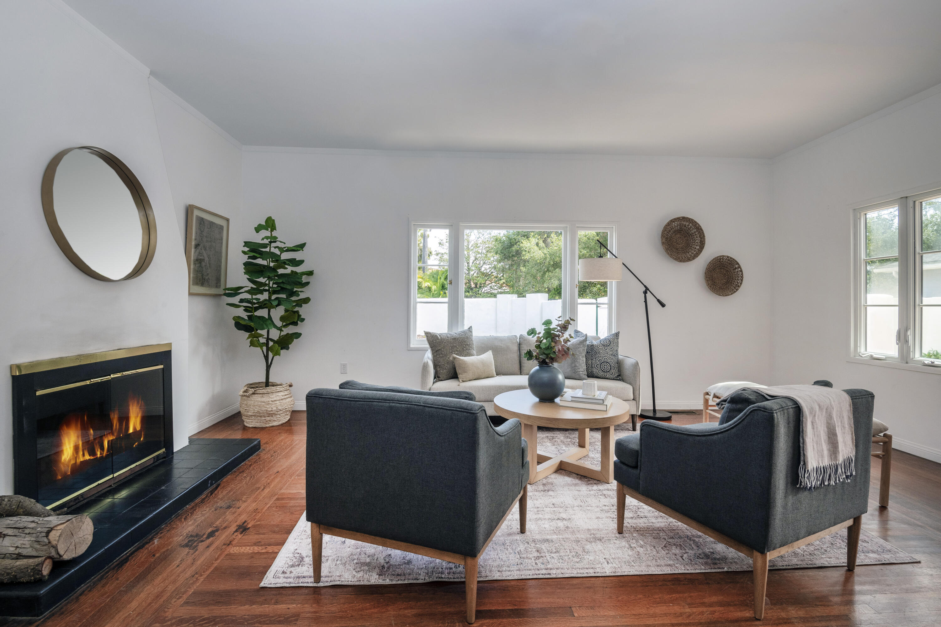 269 Oak Road Montecito, CA 93108 - Photo 5 of 35 Living Room