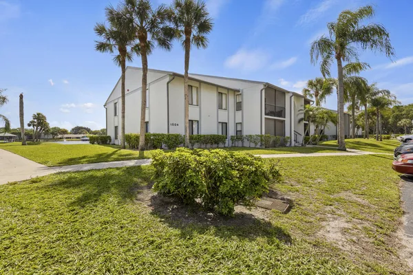 $1,850 | 1004 Green Pine Boulevard, Unit A1, West Palm Beach, FL 33409