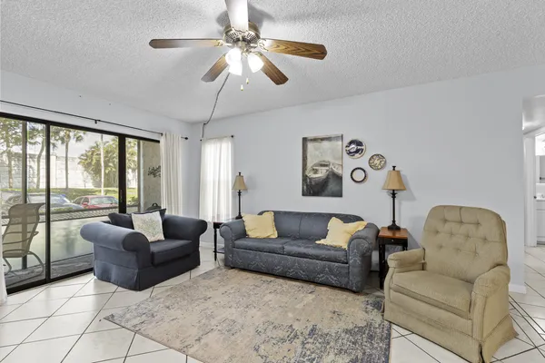 $1,850 | 1004 Green Pine Boulevard, Unit A1, West Palm Beach, FL 33409