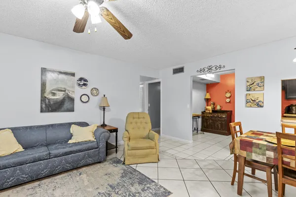 $1,850 | 1004 Green Pine Boulevard, Unit A1, West Palm Beach, FL 33409