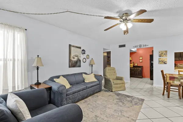 $1,850 | 1004 Green Pine Boulevard, Unit A1, West Palm Beach, FL 33409