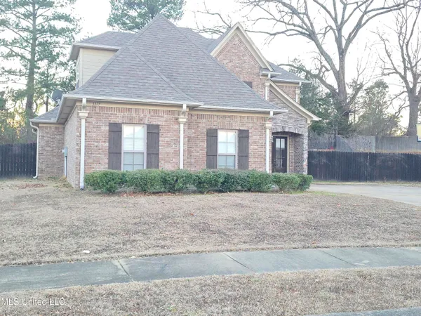 $437,000 | 3327 Chateau Pointe Boulevard, Southaven, MS 38672