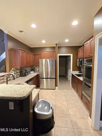 $437,000 | 3327 Chateau Pointe Boulevard, Southaven, MS 38672