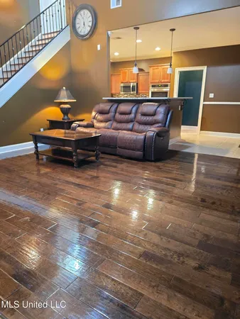 $437,000 | 3327 Chateau Pointe Boulevard, Southaven, MS 38672