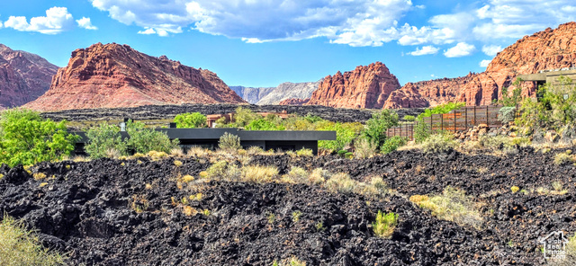 1500 Split Rock, Unit 123 Ivins, UT 84738 - Photo 2 of 5 View of mountain background