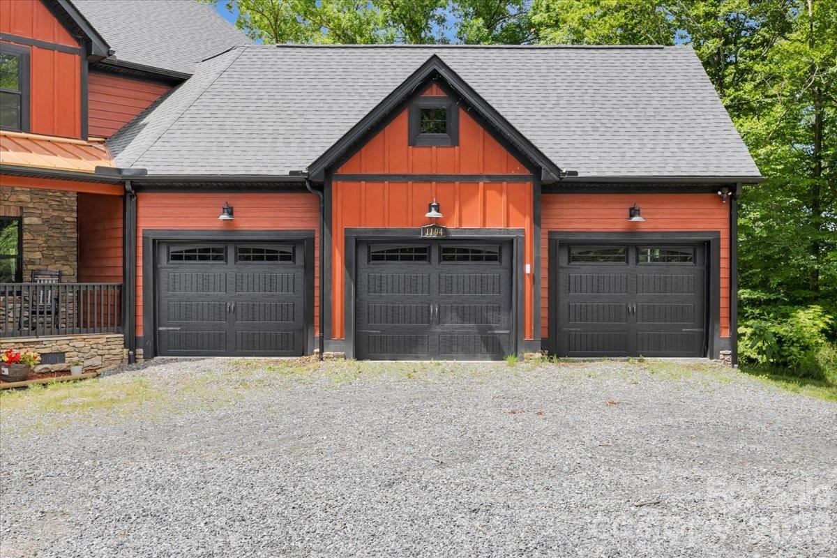 1194 99 Island Road Blacksburg, SC 29702 - Photo 3 of 47 a front view of brick house with a garage