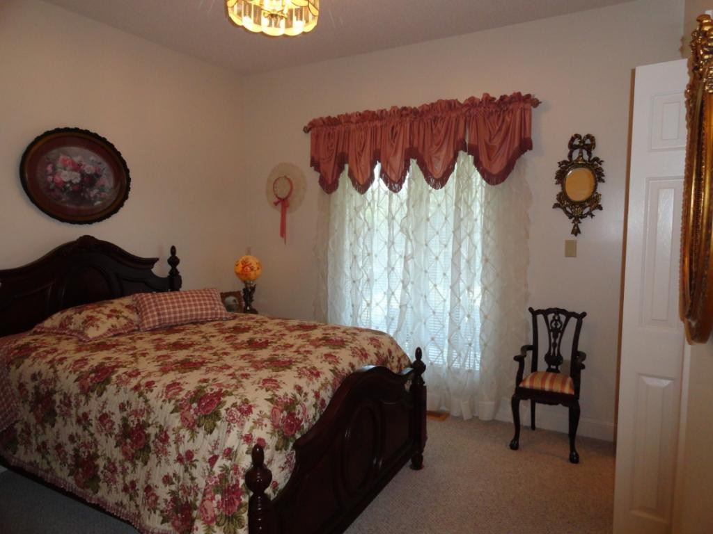 481 Hales Chapel Road Gray, TN 37615 - Photo 15 of 31 Guest Room