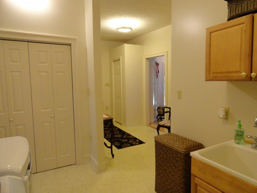 481 Hales Chapel Road Gray, TN 37615 - Photo 19 of 31 Laundry and Mudroom