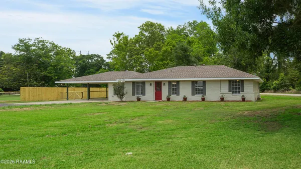 $1,800 | 5502 Coteau Road, New Iberia, LA 70560