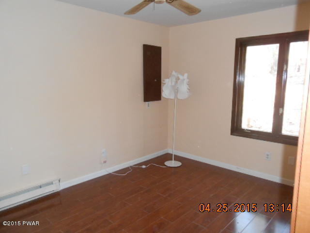 1785 Manchester Drive Bushkill, PA 18324 - Photo 3 of 10