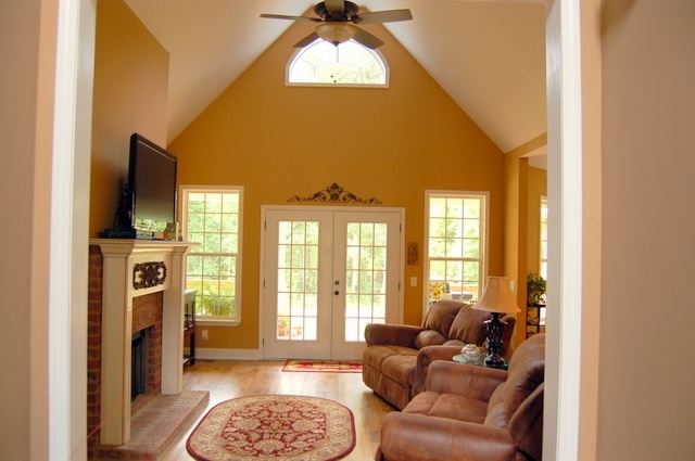 7813 Zebulon Road Macon, GA 31220 - Photo 4 of 21 a living room with furniture and a window