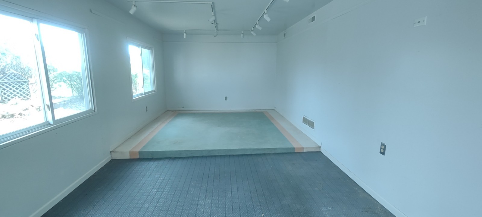 2 Holly Road Sterling, IL 61081 - Photo 17 of 19 an empty room with windows