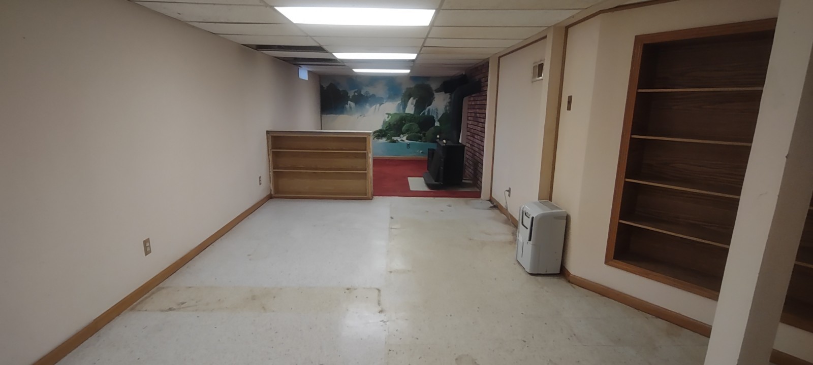 2 Holly Road Sterling, IL 61081 - Photo 18 of 19 a view of an empty walk in closet