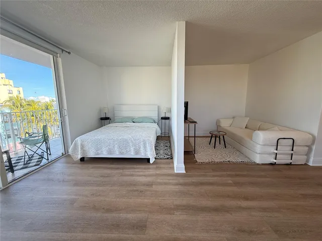 $2,700 | 1255 Collins Avenue, Unit 505, Miami Beach, FL 33139