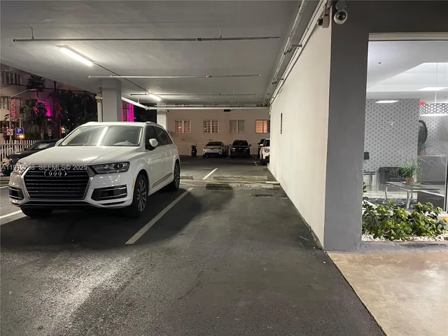 $2,700 | 1255 Collins Avenue, Unit 505, Miami Beach, FL 33139