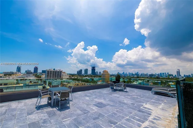 $2,700 | 1255 Collins Avenue, Unit 505, Miami Beach, FL 33139