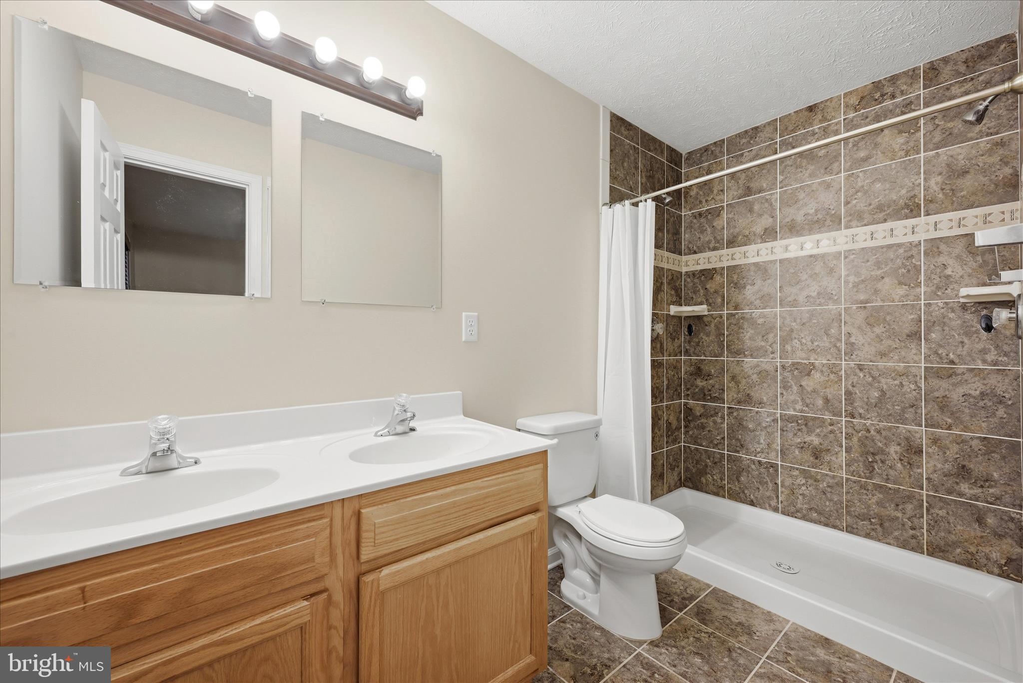 142 Spring Hollow Road Front Royal, VA 22630 - Photo 26 of 46 Primary Bathroom