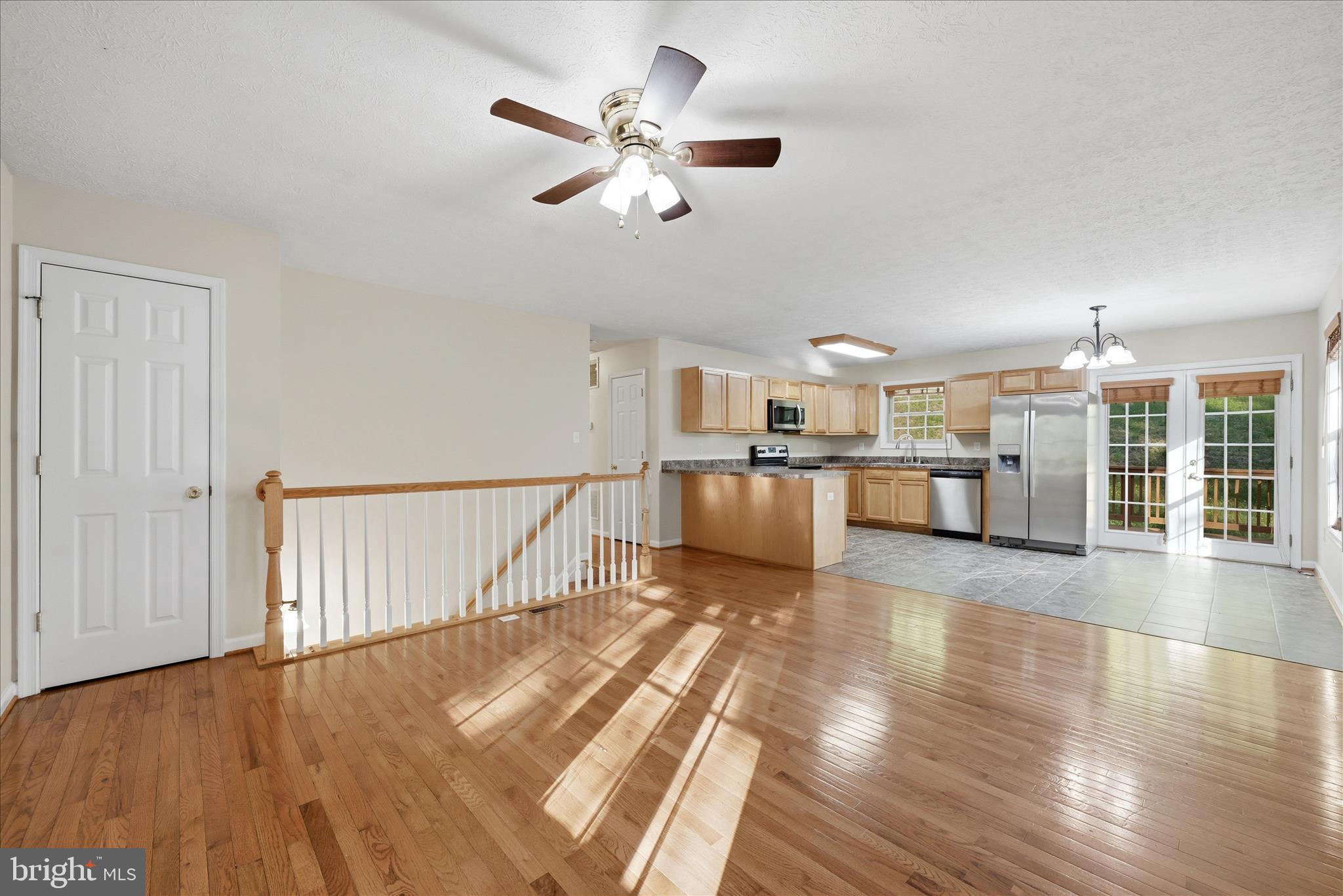 142 Spring Hollow Road Front Royal, VA 22630 - Photo 10 of 46 Living Room