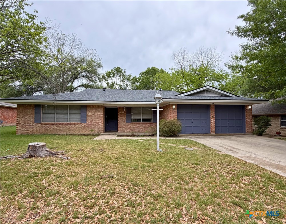 2711 Forest Trail Temple, TX 76502 - Photo 1 of 22 a backyard of a house with lots of green space