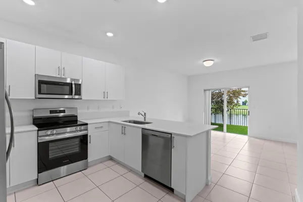 $3,150 | 5515 Northwest 27th Street, Lauderhill, FL 33313