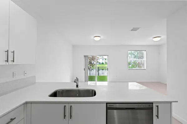 $3,150 | 5515 Northwest 27th Street, Lauderhill, FL 33313