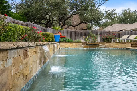a view of a lake with house