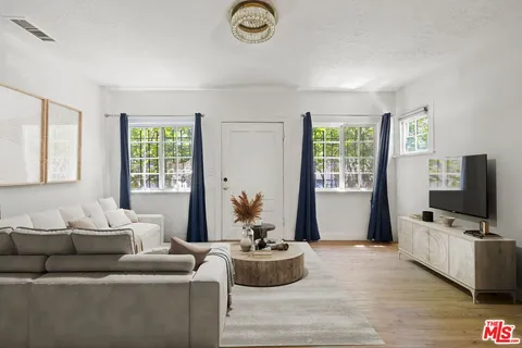 $1,325,000 | 1516 La Baig Avenue, Los Angeles, CA 90028