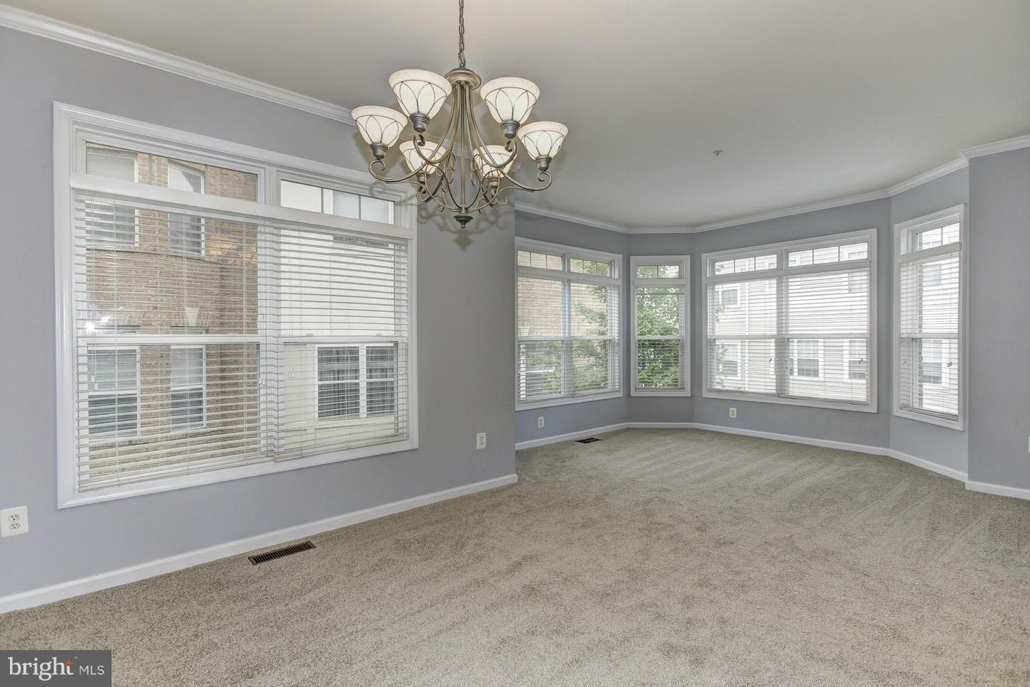 10261 Rutland Round Road, Unit 40 Columbia, MD 21044 - Photo 2 of 23 Living Room