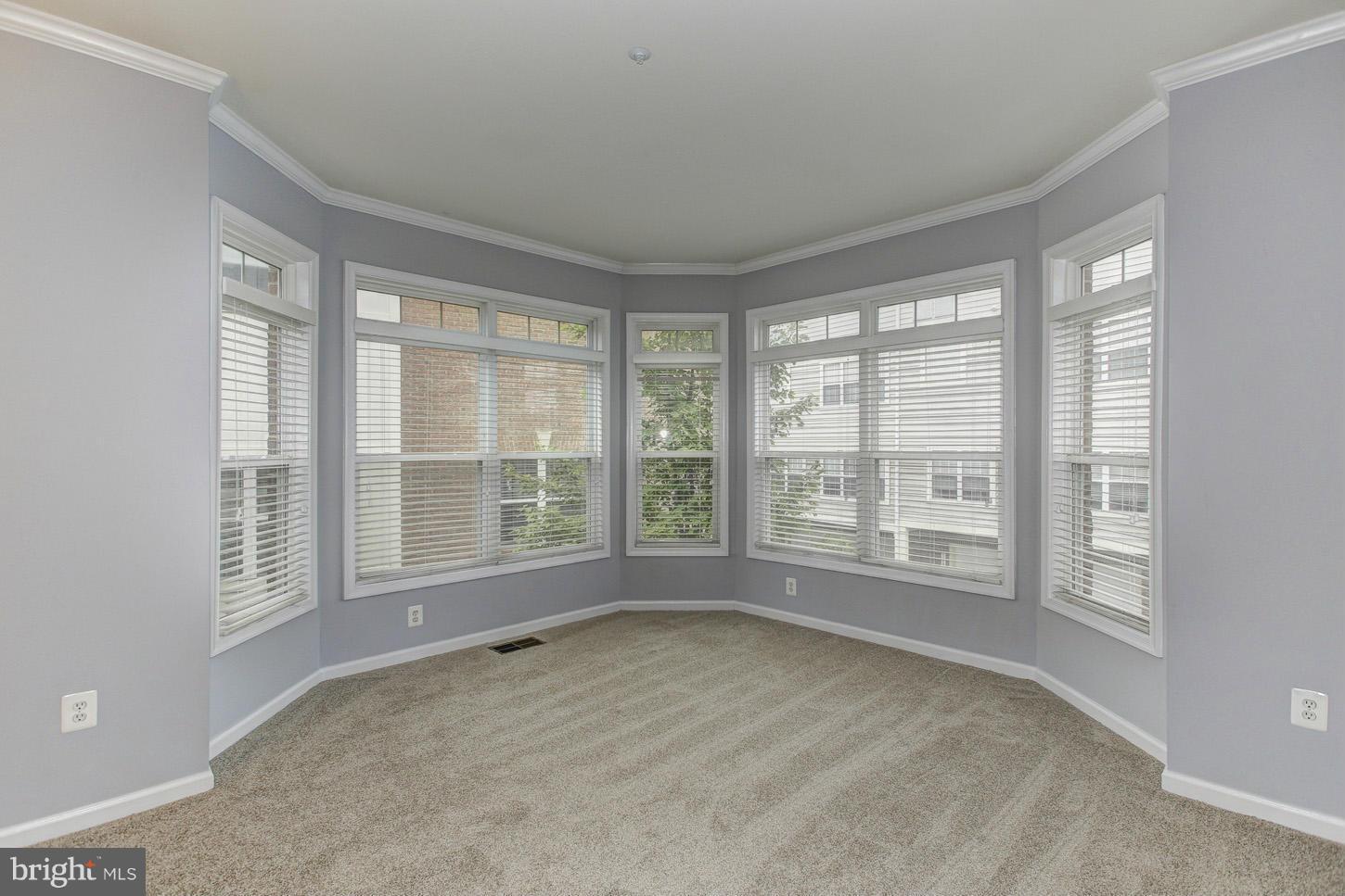 10261 Rutland Round Road, Unit 40 Columbia, MD 21044 - Photo 3 of 23 Living Room