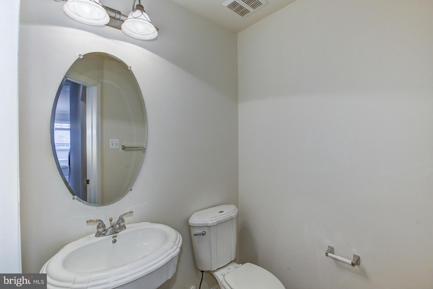 10261 Rutland Round Road, Unit 40 Columbia, MD 21044 - Photo 10 of 23 Powder Room