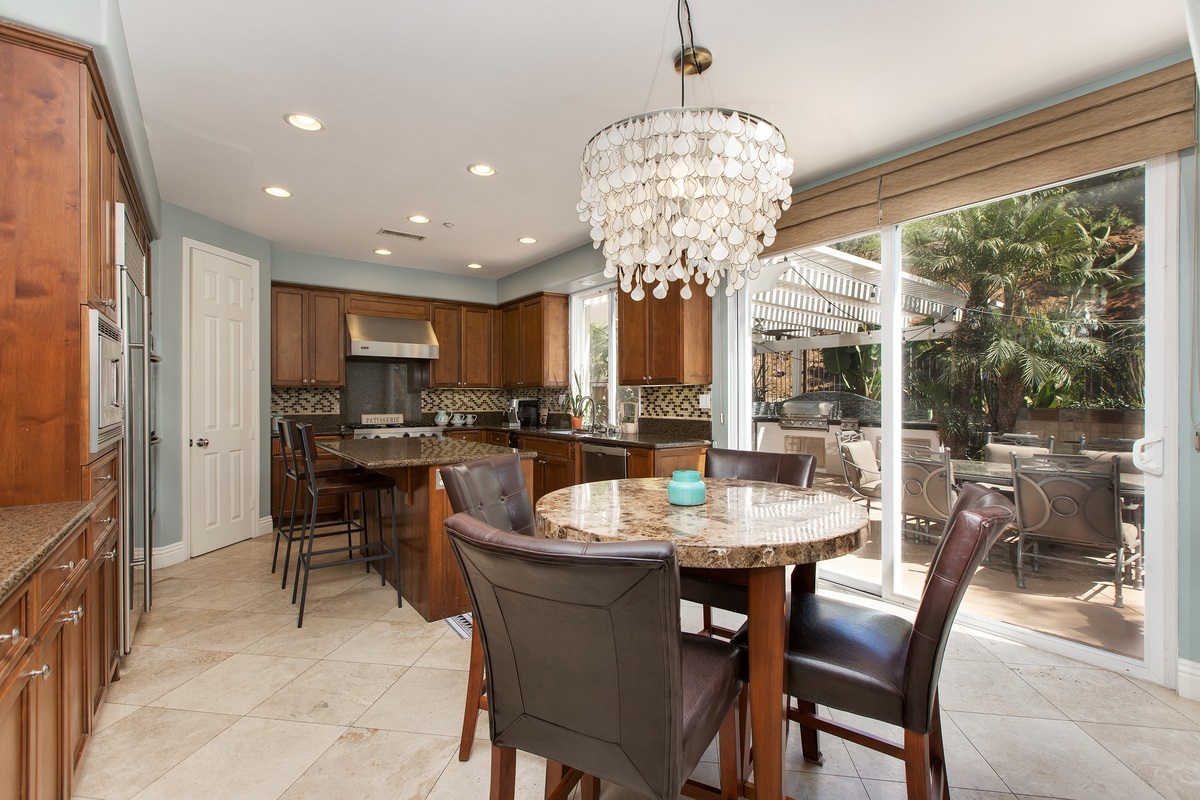 727 Rihely Place Encinitas, CA 92024 - Photo 10 of 25