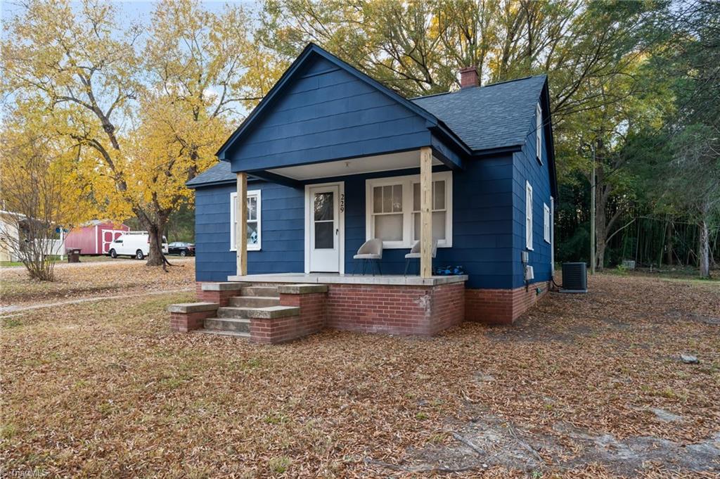 229 Dorothy Street High Point, NC 27262 - Photo 1 of 24