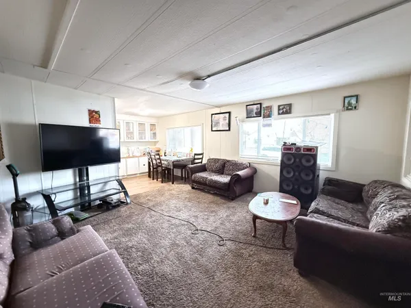 $190,000 | 415 1st Avenue East, Jerome, ID 83338