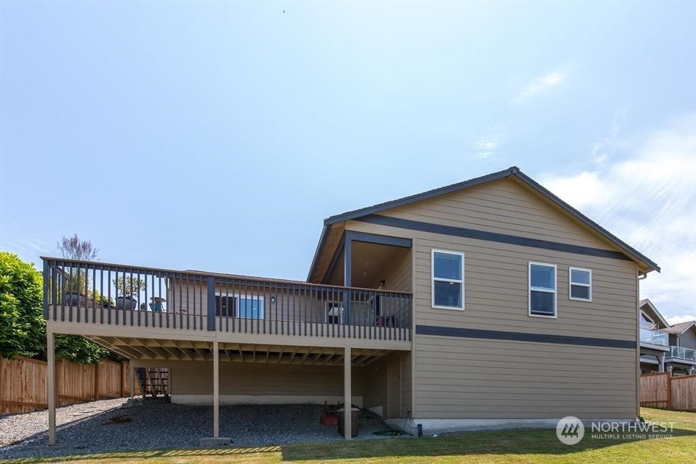 41 Onyx Lane Sequim, WA 98382 - Photo 38 of 40 a front view of a house with balcony