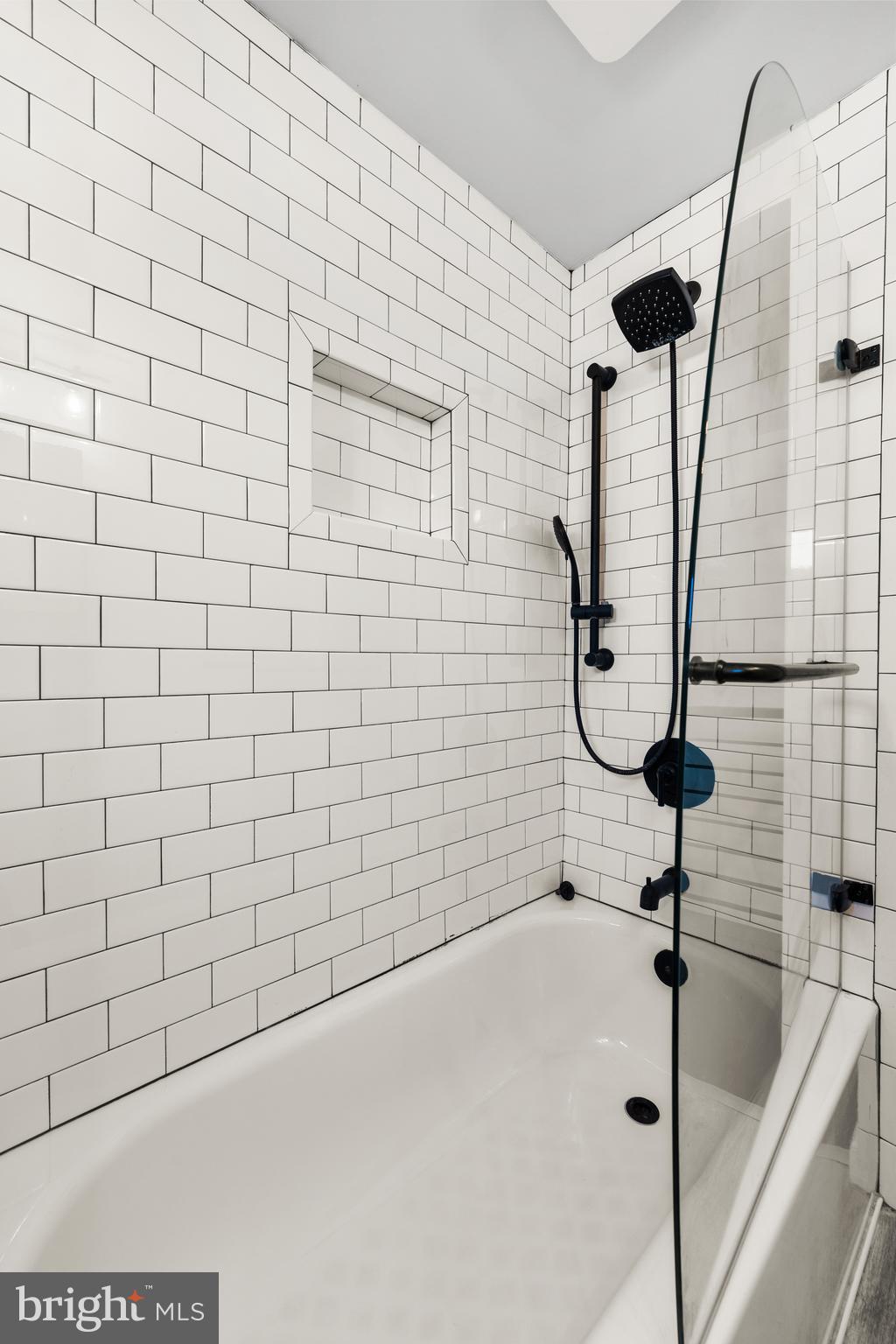 149 Pierce Street Philadelphia, PA 19148 - Photo 13 of 15 2nd Floor Bathroom