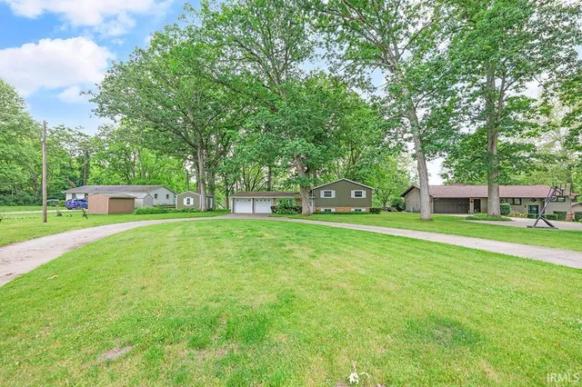 $359,000 | 20484 County Road 8, Bristol, IN 46507