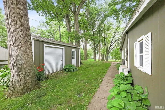 $359,000 | 20484 County Road 8, Bristol, IN 46507