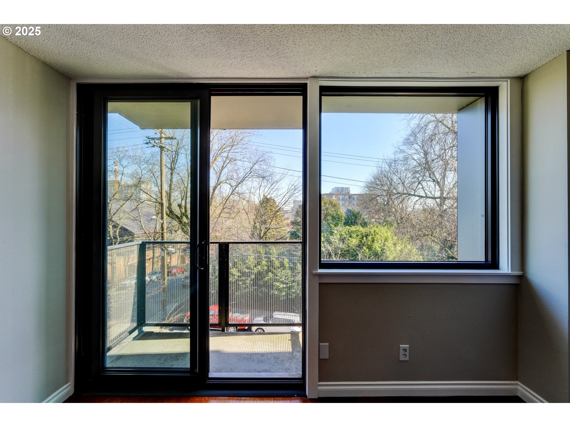 2020 Southwest Main Street, Unit 403 Portland, OR 97205 - Photo 6 of 25 Gallery Image 6