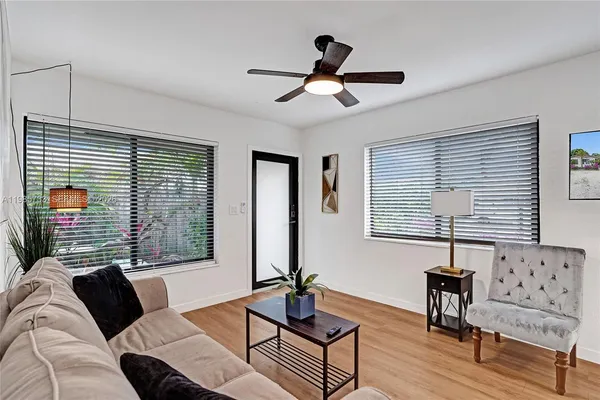 $2,000 | 754 Northeast 40th Street, Unit A, Fort Lauderdale, FL 33334