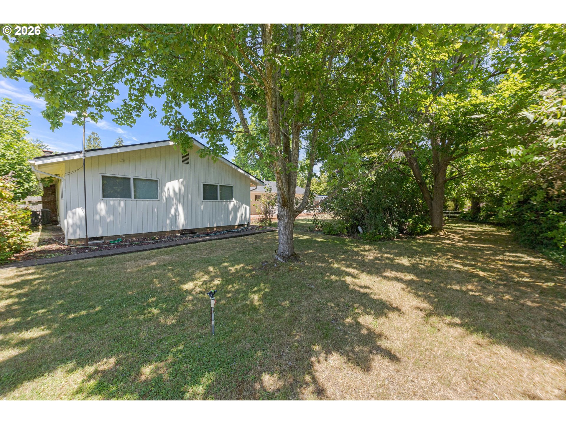 310 Hatton Avenue Eugene, OR 97404 - Photo 38 of 47