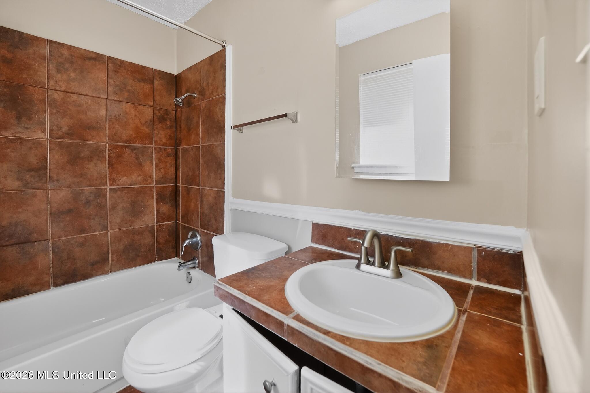 206 Valley Ridge Drive Jackson, MS 39206 - Photo 34 of 34 34_206_Valley_Ridge_Dr-Bathroom-8032