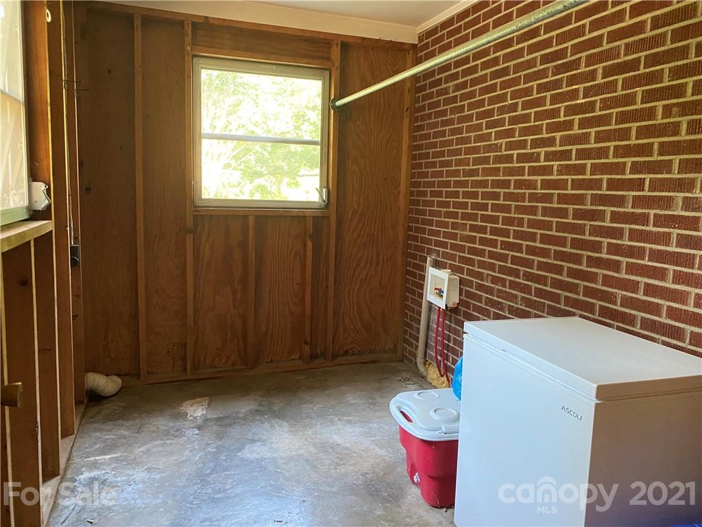 1565 Springlake Road York, SC 29745 - Photo 16 of 18 a bathroom with a sink toilet and shower