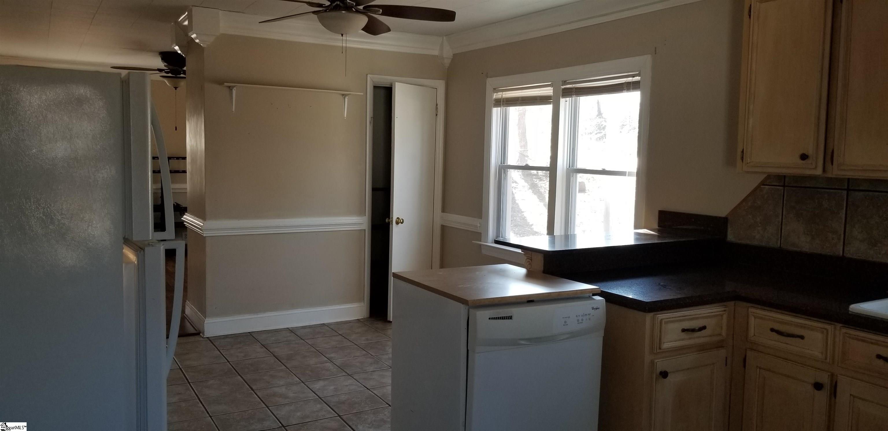 611 Harvey Road Greer, SC 29651 - Photo 5 of 11 Gallery Image 5